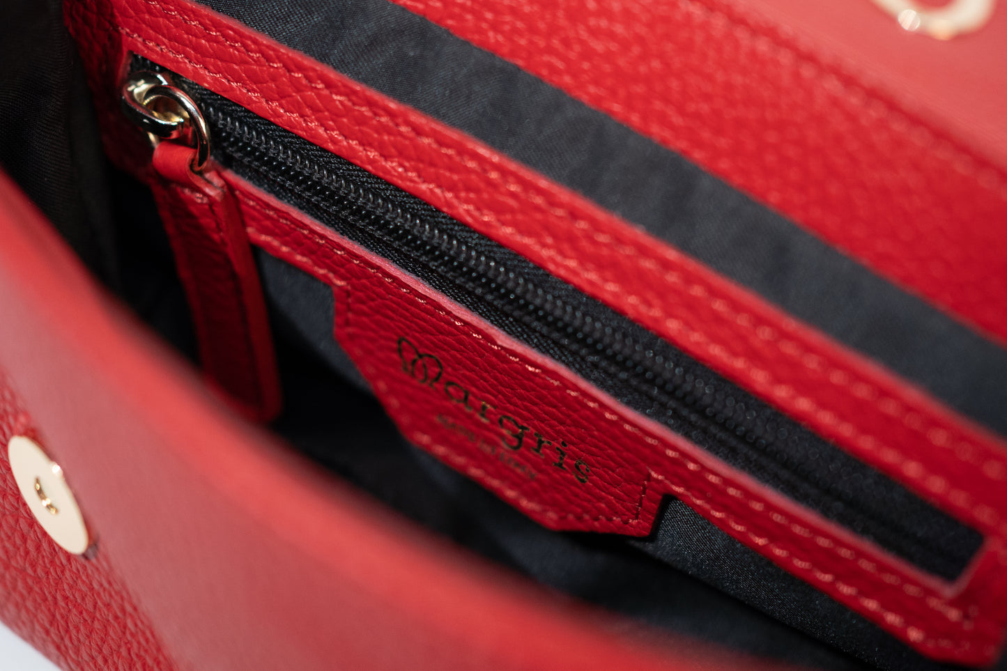 Daisy Red